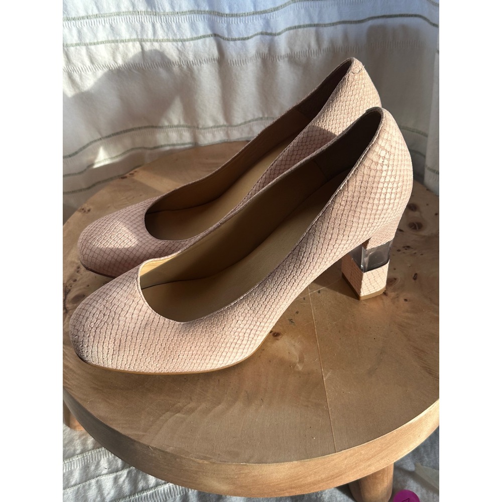 Talbots Pale Pink Snakeskin Embossed Block Heel Clear Lucite  9